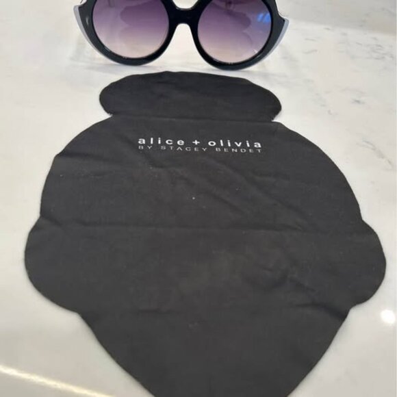 Alice + Olivia Stacey Black and White Sunglasses - Picture 7 of 7